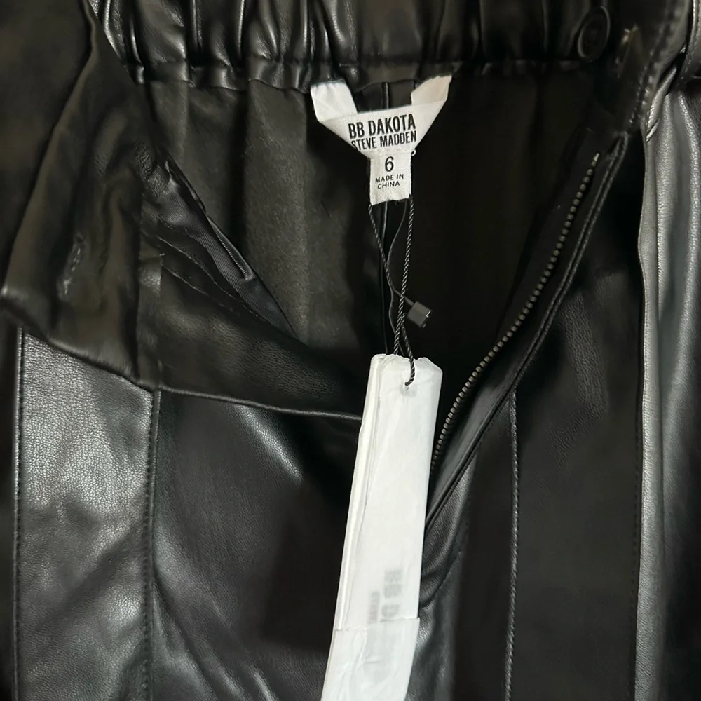 BB Dakota Steve Madden skin in the game Black Faux Leather Pants size 6 - Picture 8 of 14